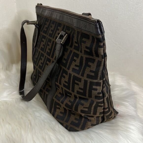 💯Authentic Fendi Zucca Tote Handbag🍀 - Picture 10 of 17